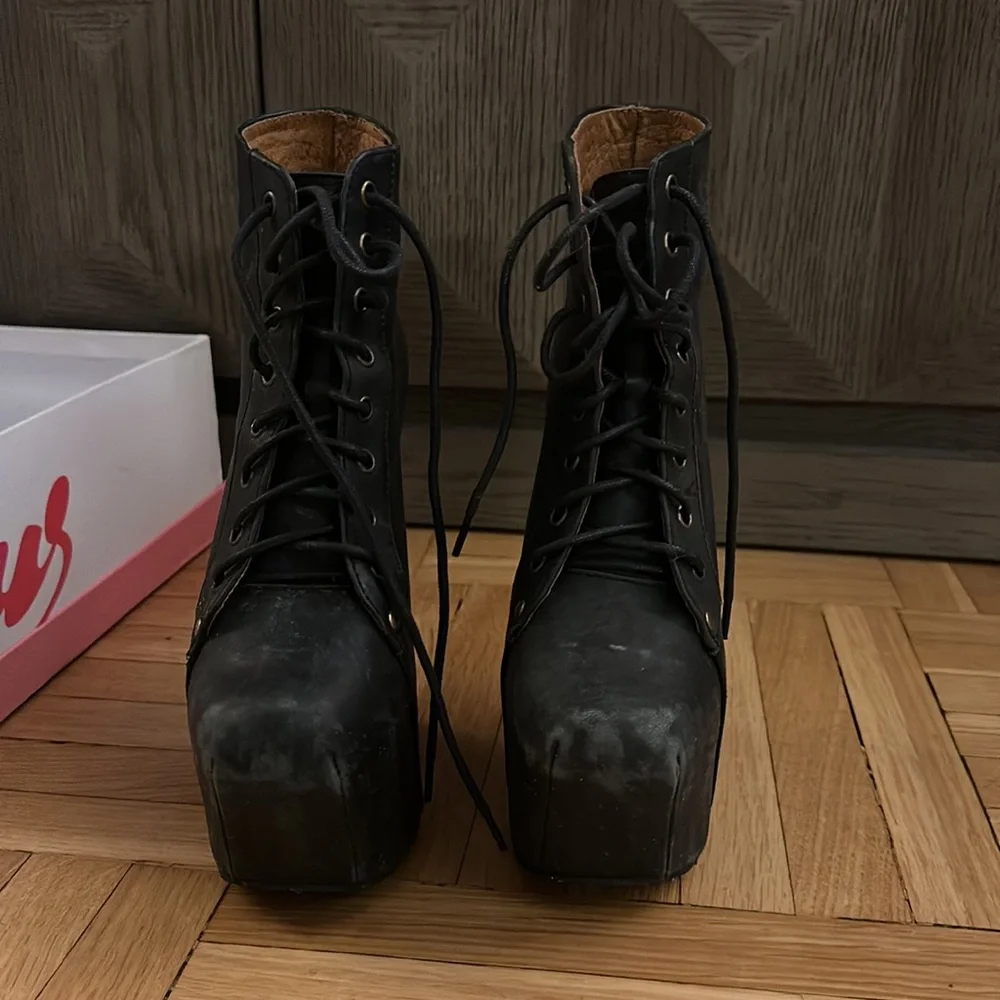 Jeffrey Campbell Nightlita black leather distressed platform booties, sz 6 - Picture 2 of 9